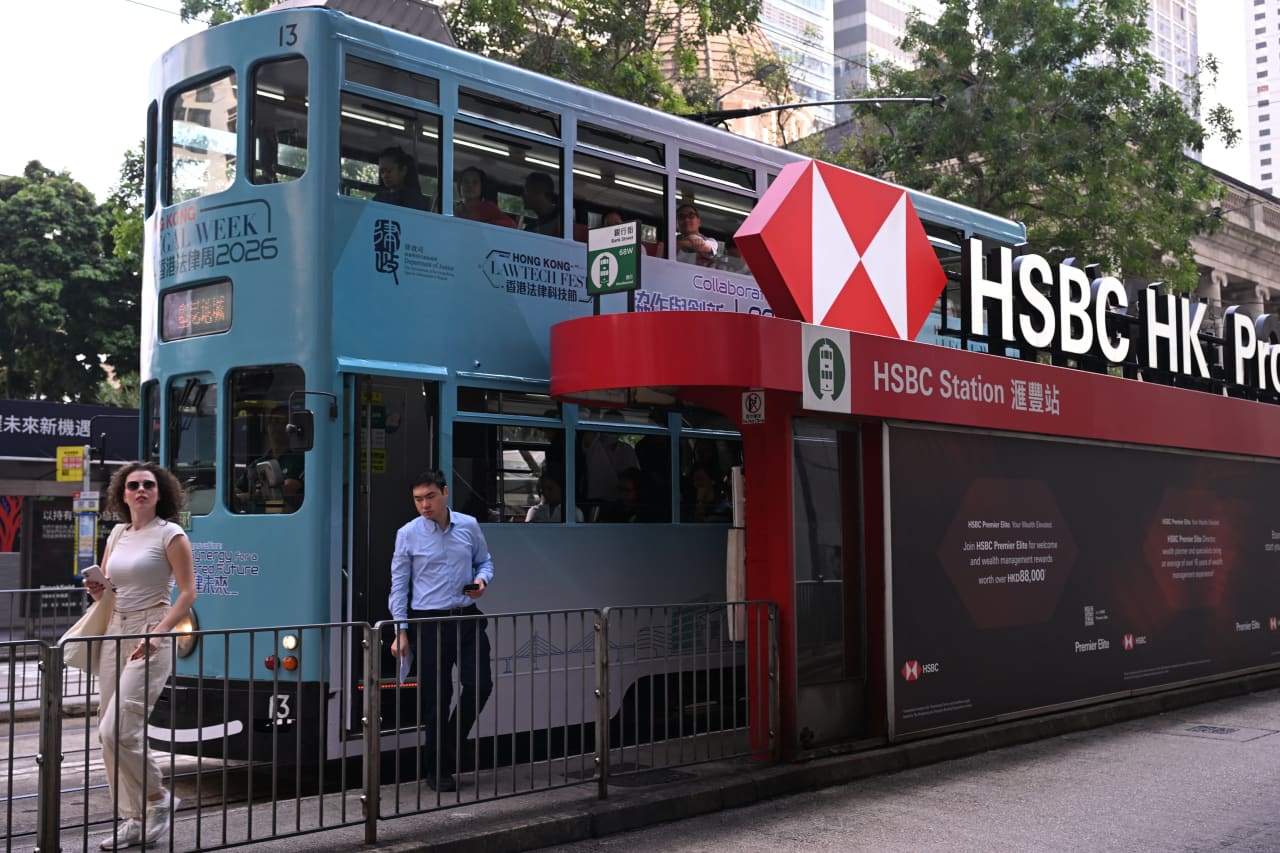 Customers are chasing higher-rate products, and that’s bad news for banks like HSBC — Bangkok Business news