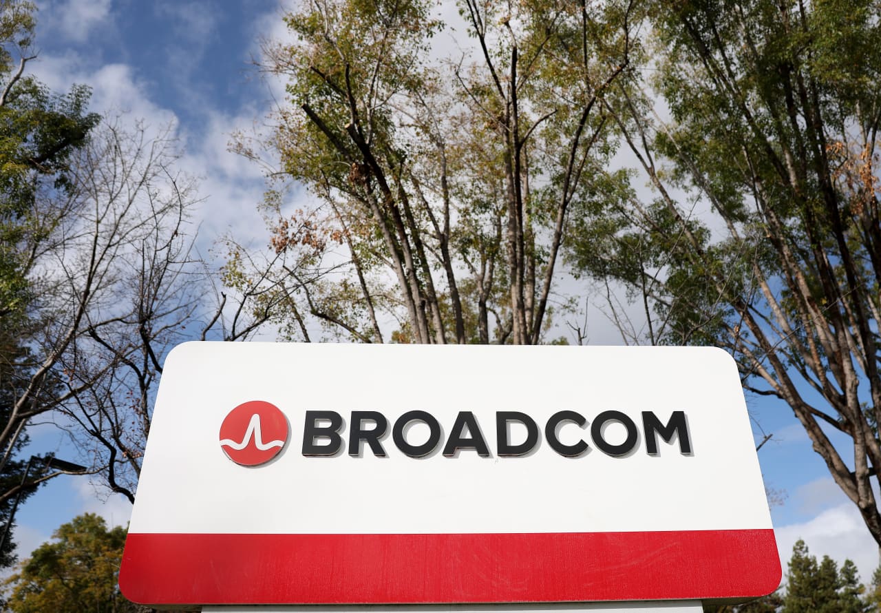 How Broadcom’s stock can surge and overcome ‘the biggest dislocation in the market’ — Bangkok Business news