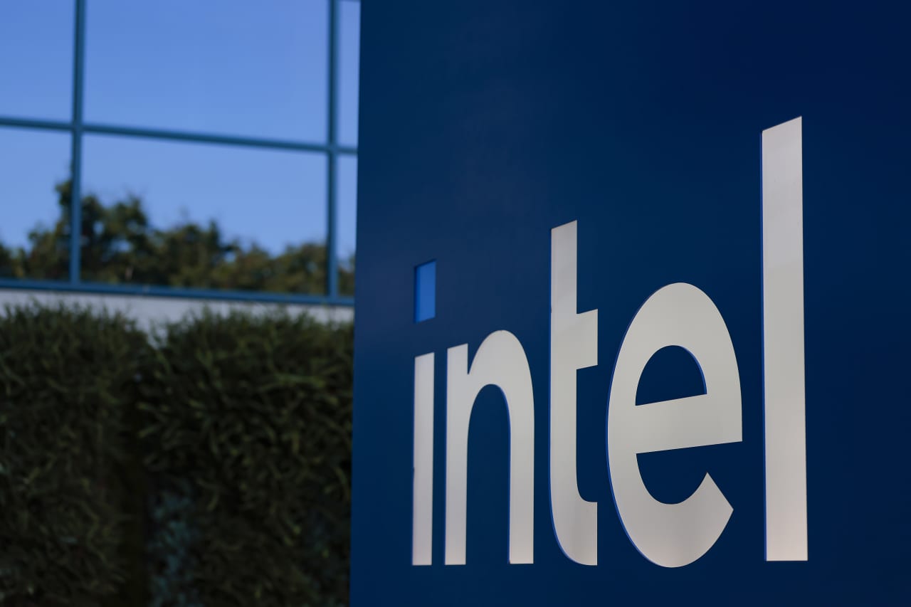 Why a former Intel skeptic is giving up his negative call on the stock after four years — MarketWatch, Bangkok Business news