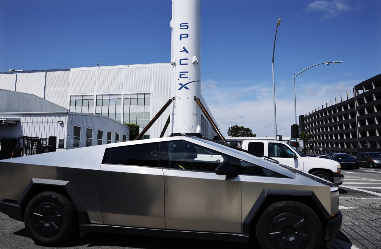 Why investors should be skeptical of a potential Tesla-SpaceX merger — MarketWatch, Bangkok Business news