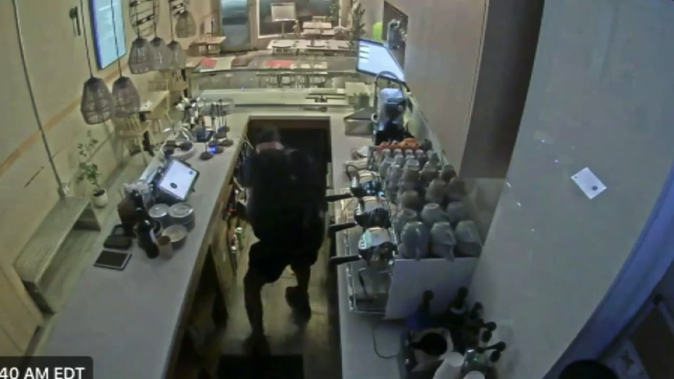 Burglar smashes into Miami Beach restaurant, steals cash register drawer, surveillance video shows — WSVN 7 Miami-Dade, Bangkok Dining news